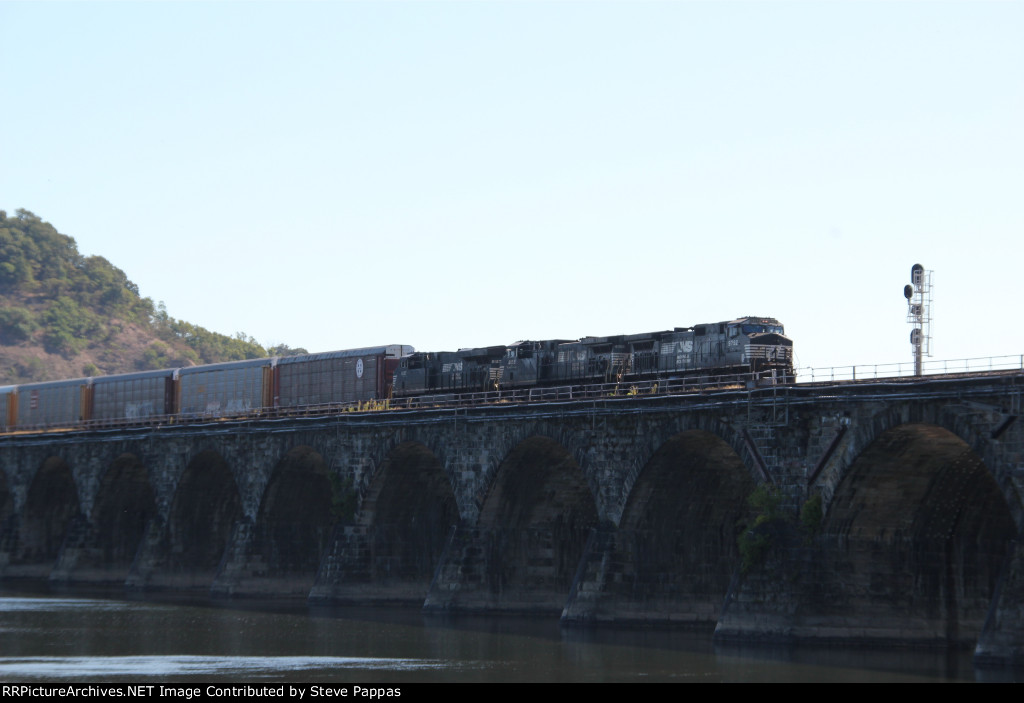 NS 9792 leads train 11Z over Rockville bridge